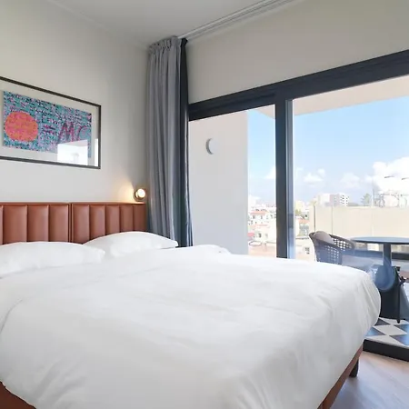 Liv The Adults Only לרנקה