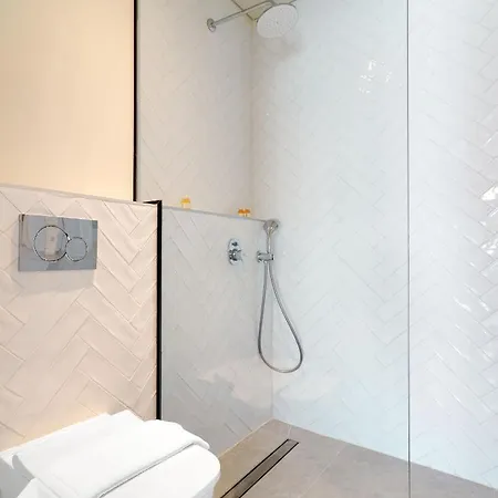 Liv The Adults Only * לרנקה