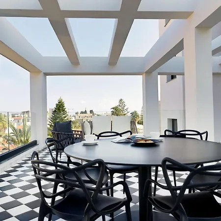 דירה Liv The Adults Only לרנקה