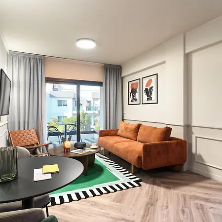 Liv The Adults Only Daire *