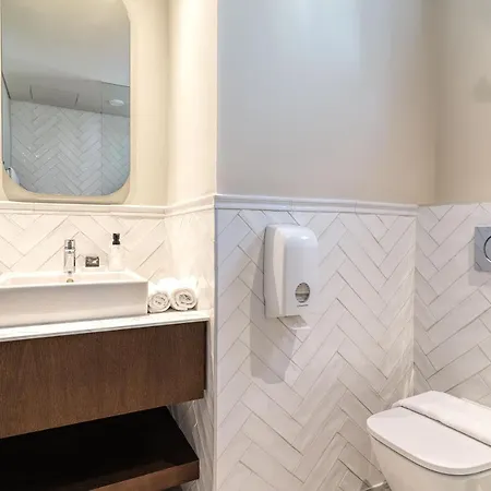 Liv The Adults Only Daire *