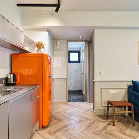 Liv The Adults Only Daire *