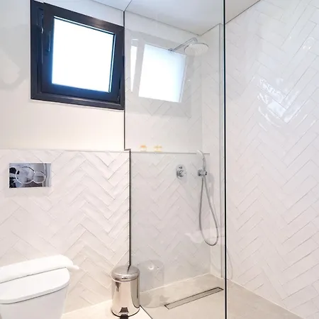 Liv The Adults Only Daire *