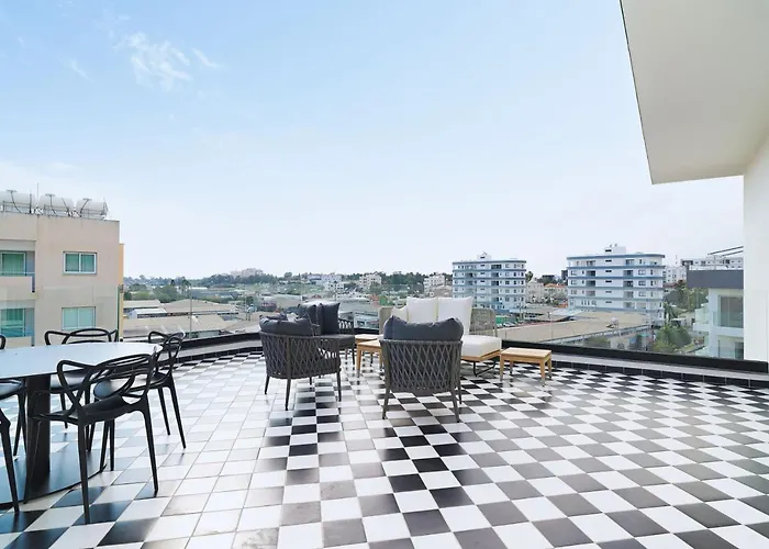 Maestro St Lazar (adults Only)