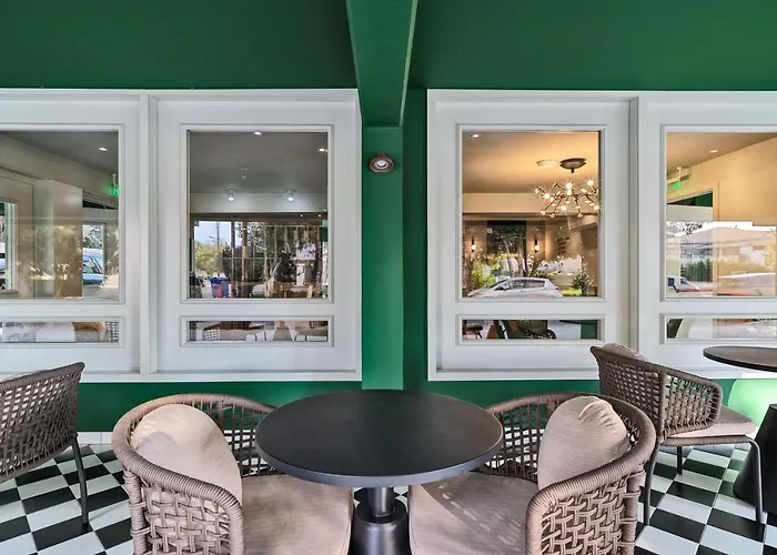 Maestro St Lazar (adults Only)